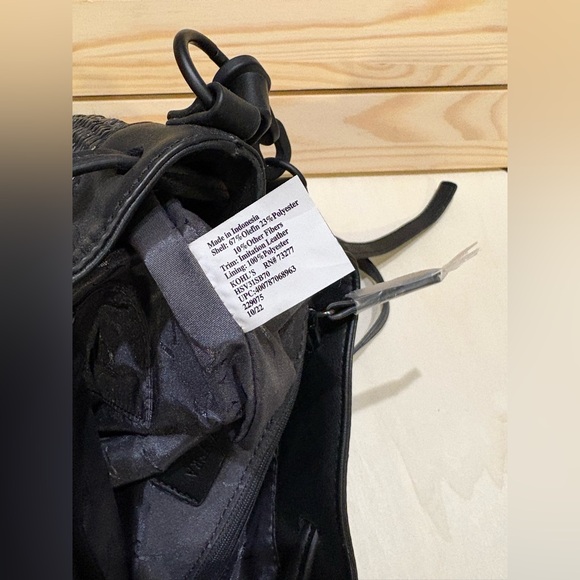 Vera Wang Black Woven Shoulder Bag - Picture 4 of 6